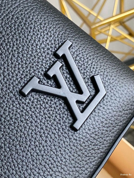 VUITTON LOUIS IPAD POUCH 0823